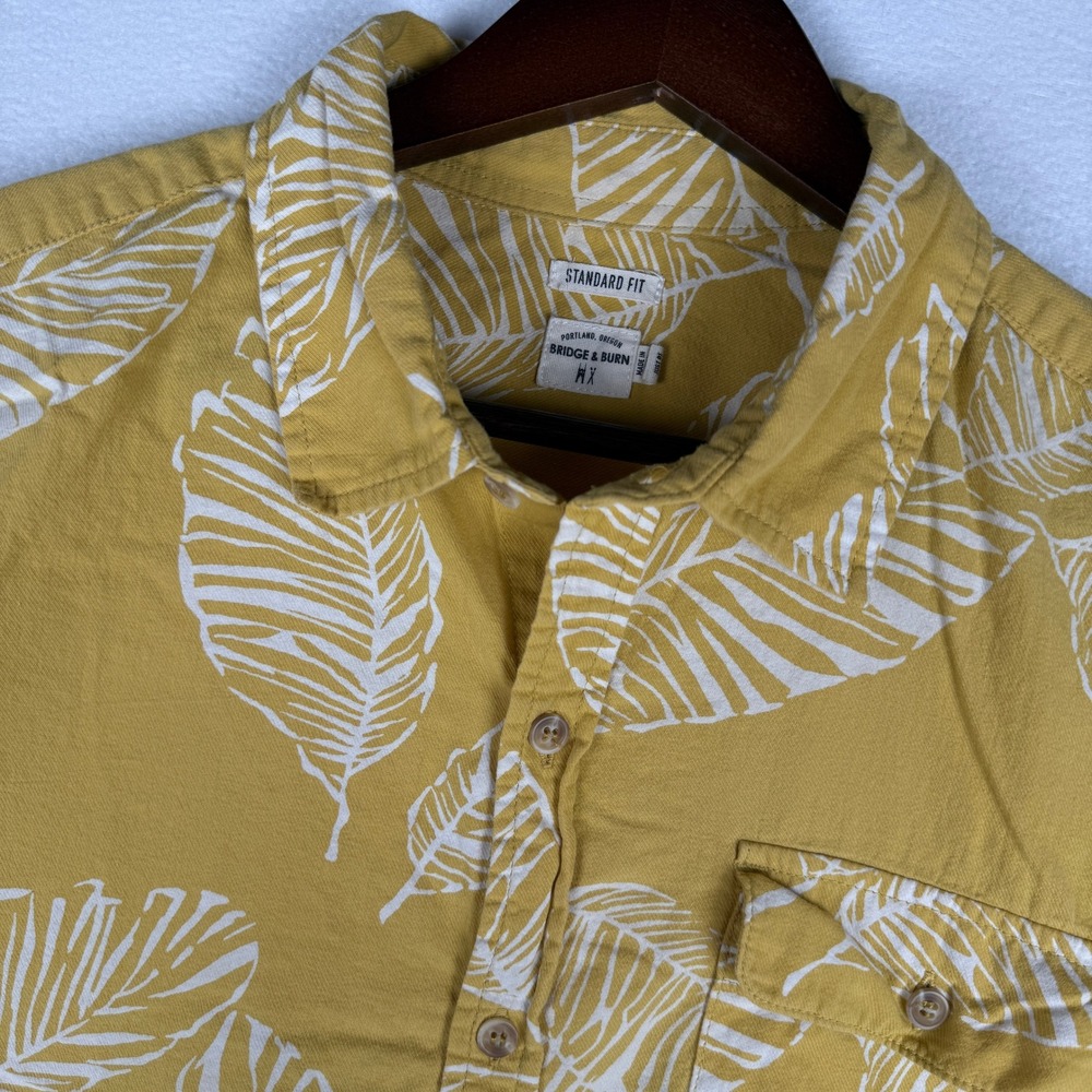 Bridge & Burn Shirt Mens Large Yellow Floral Short Sleeve Button Up Flap‎ Pocket